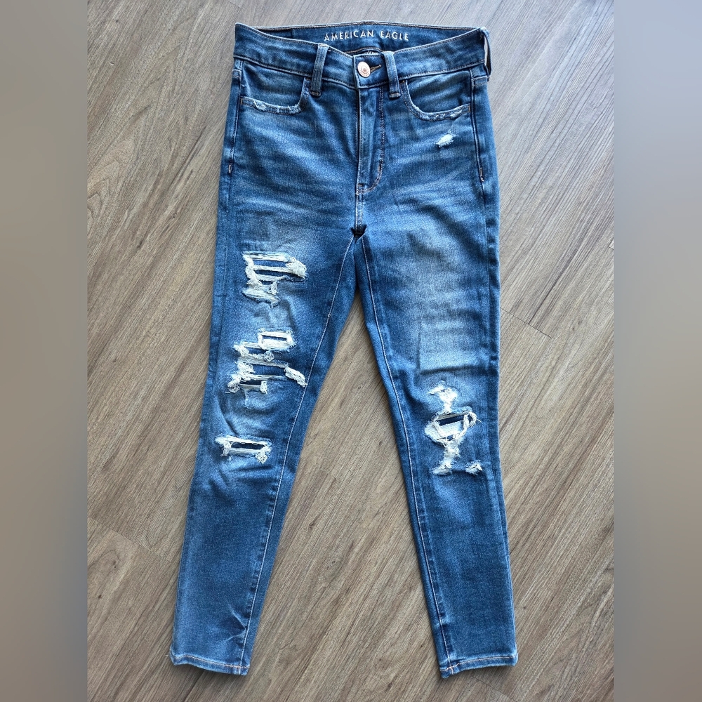 American Eagle Outfitters Hi-Rise Jegging Crop jeans.